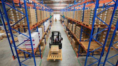 金屬托盤(pán)與倉(cāng)儲(chǔ)貨架的結(jié)合在倉(cāng)庫(kù)頻頻出現(xiàn)