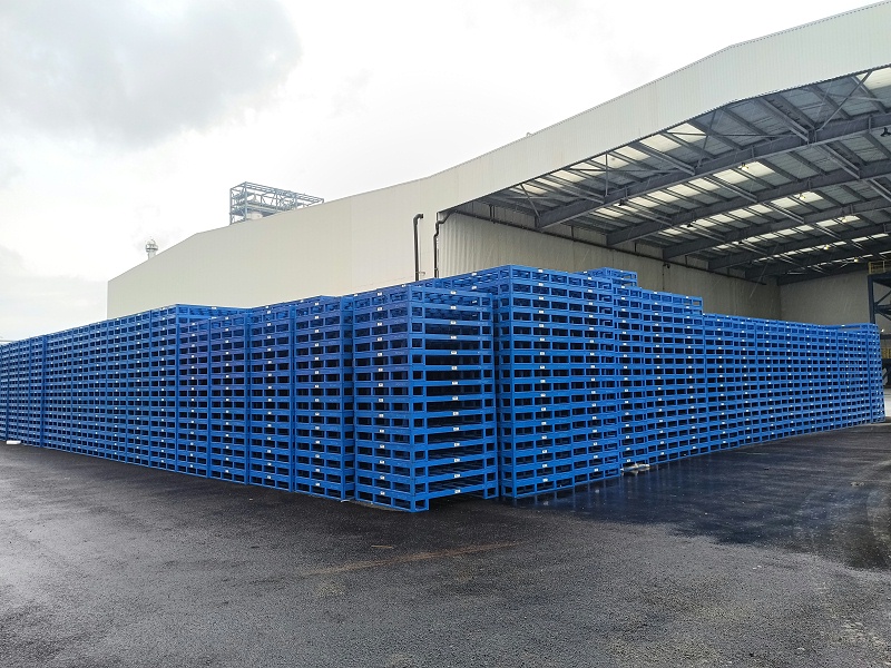 探班三萬臺立體庫金屬托盤